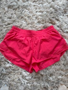 Lululemon Hotty hot shorts 2.5”